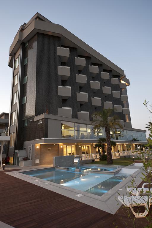 Hotel Eden Алба Адриатика Екстериор снимка