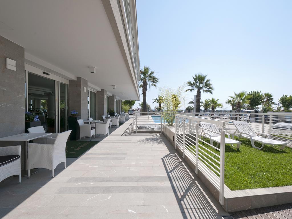 Hotel Eden Алба Адриатика Екстериор снимка