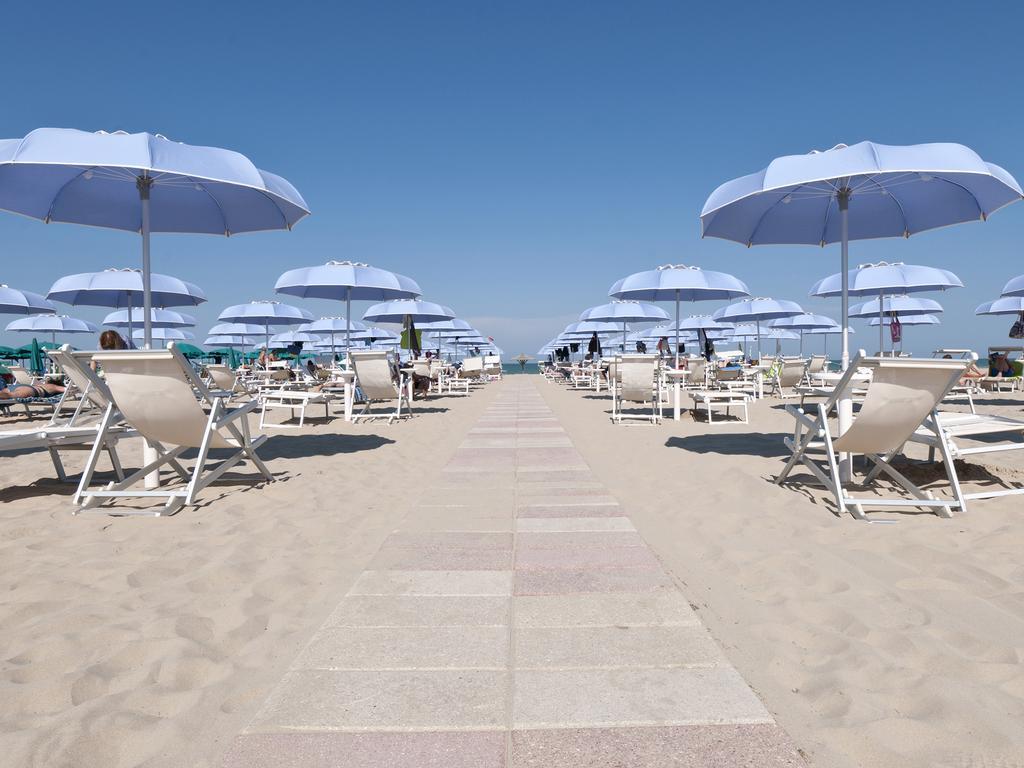 Hotel Eden Алба Адриатика Екстериор снимка